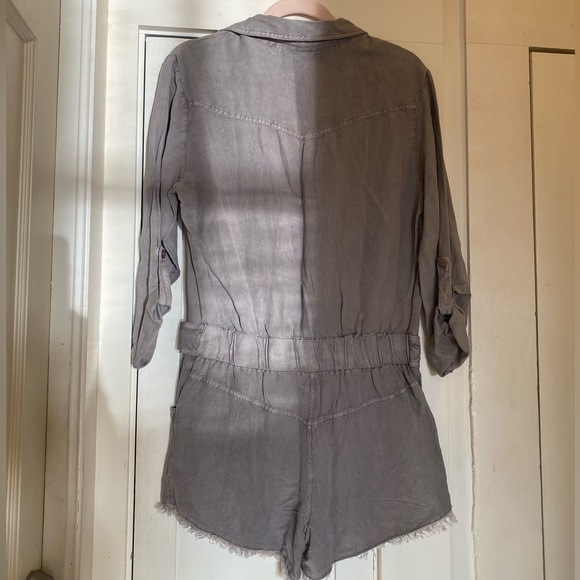 Young Fabulous & Broke gray romper NWOT - Picture 3 of 9